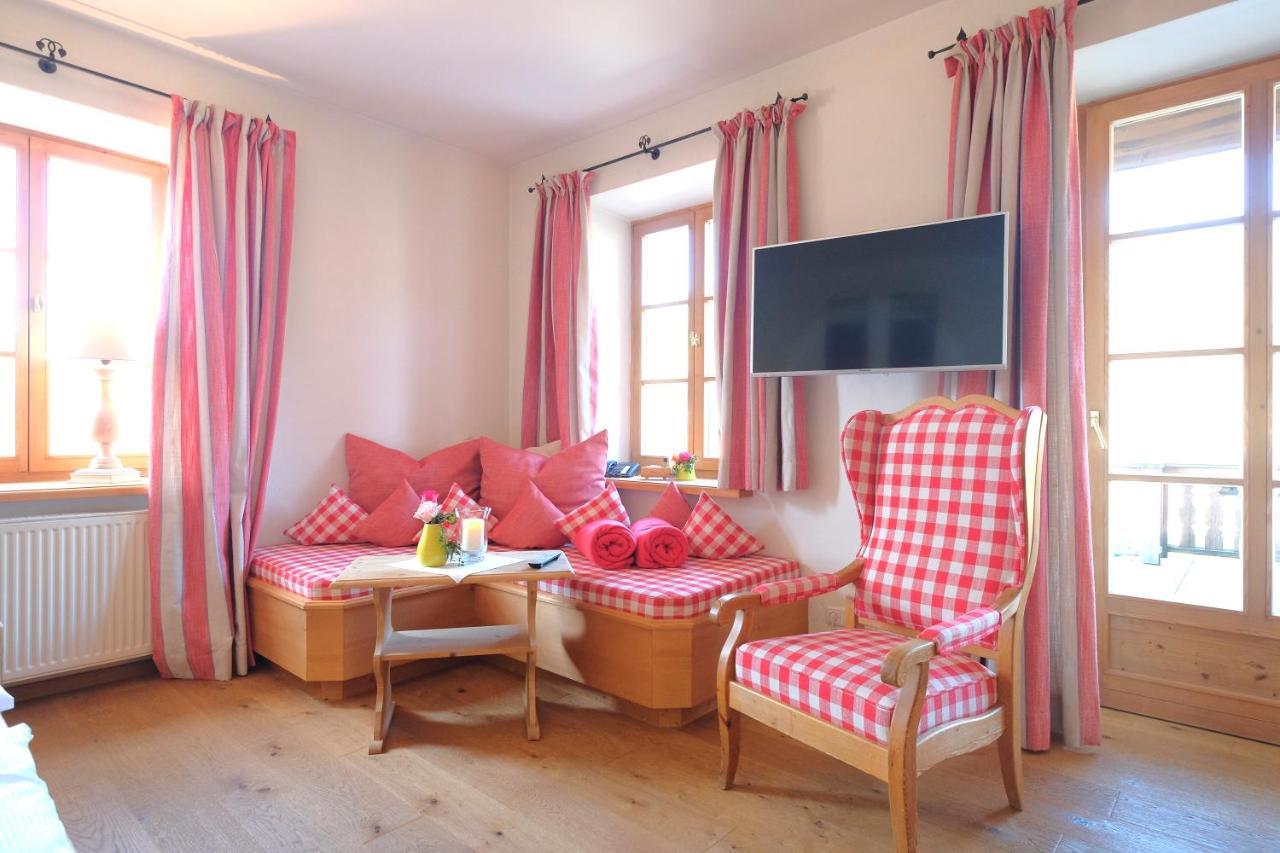 Deluxe Doppelzimmer (2 Erwachsene & 1 Kind)